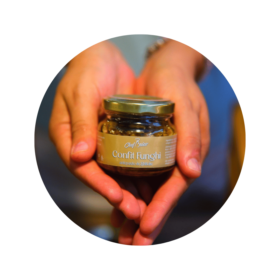 Pote de Confit de Shiitake da ChefBrico, um toque gourmet para refeições na trilha.